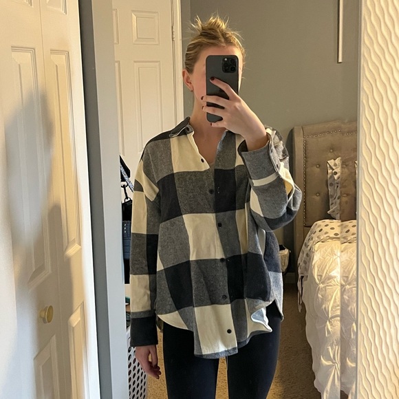 Zara flannel - Picture 1 of 3